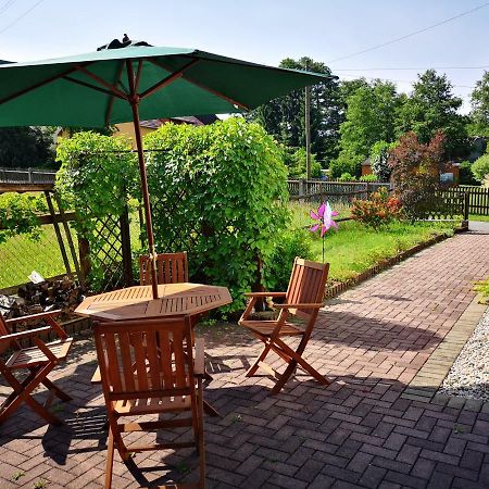Ferienwohnung Am Wald 萨兰德特 外观 照片