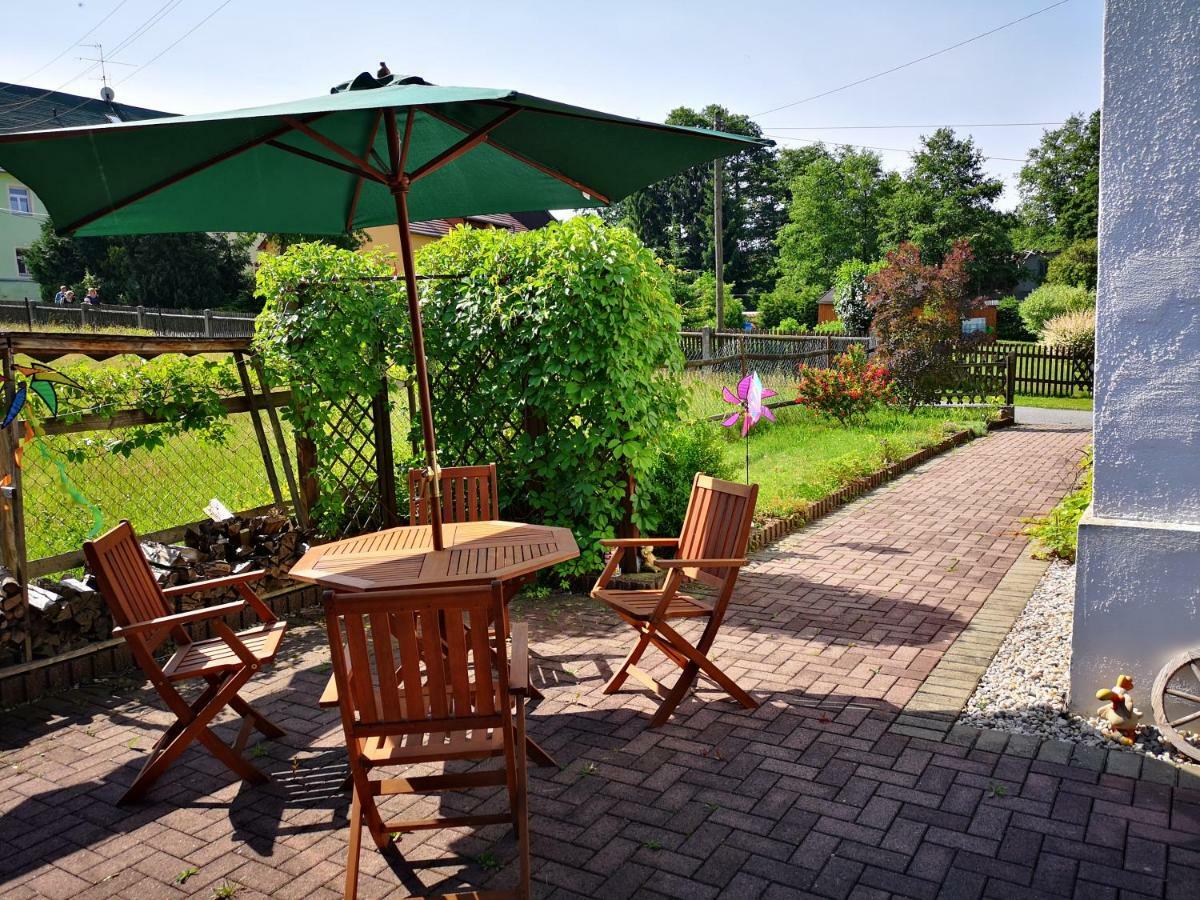 Ferienwohnung Am Wald 萨兰德特 外观 照片